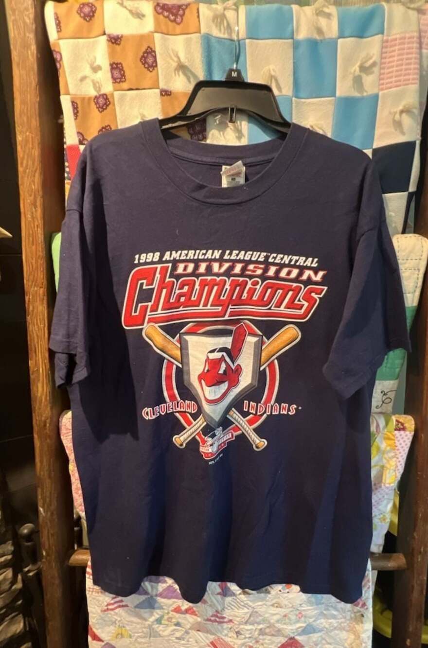 Vintage 1998 Cleveland Indians American League Central Division Champions T-Shir